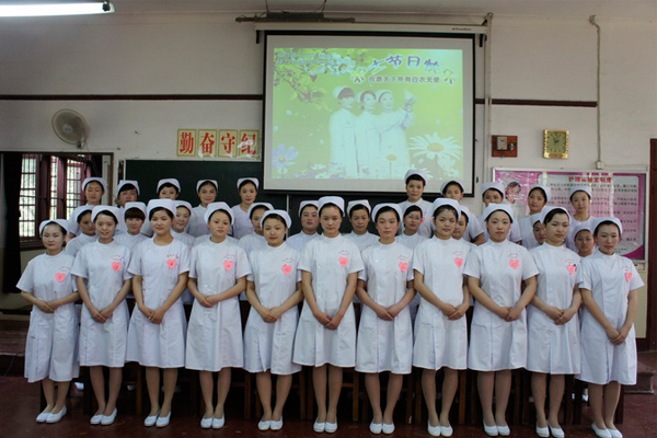武汉护理职业学校护士节